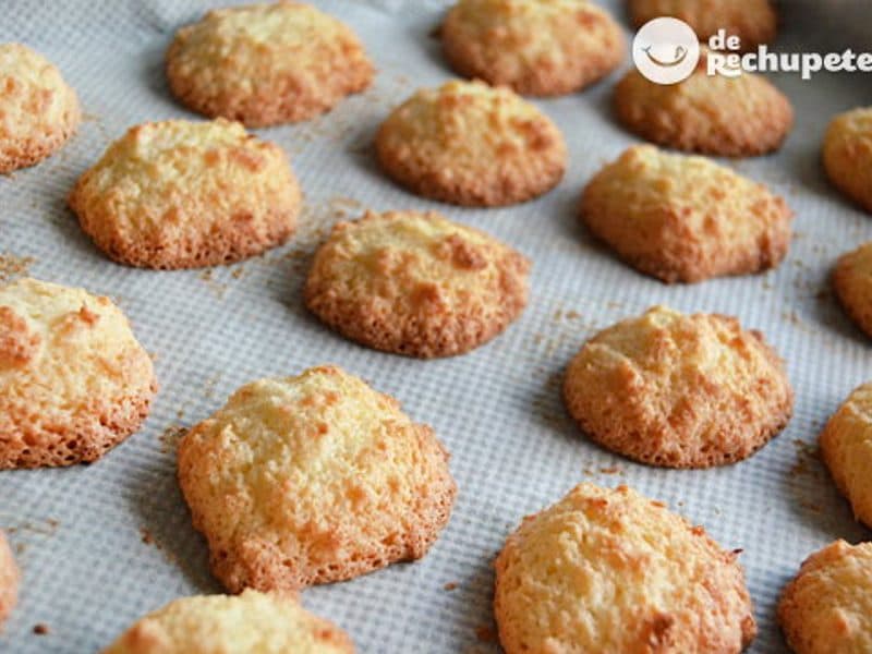 Coconut macaroons
